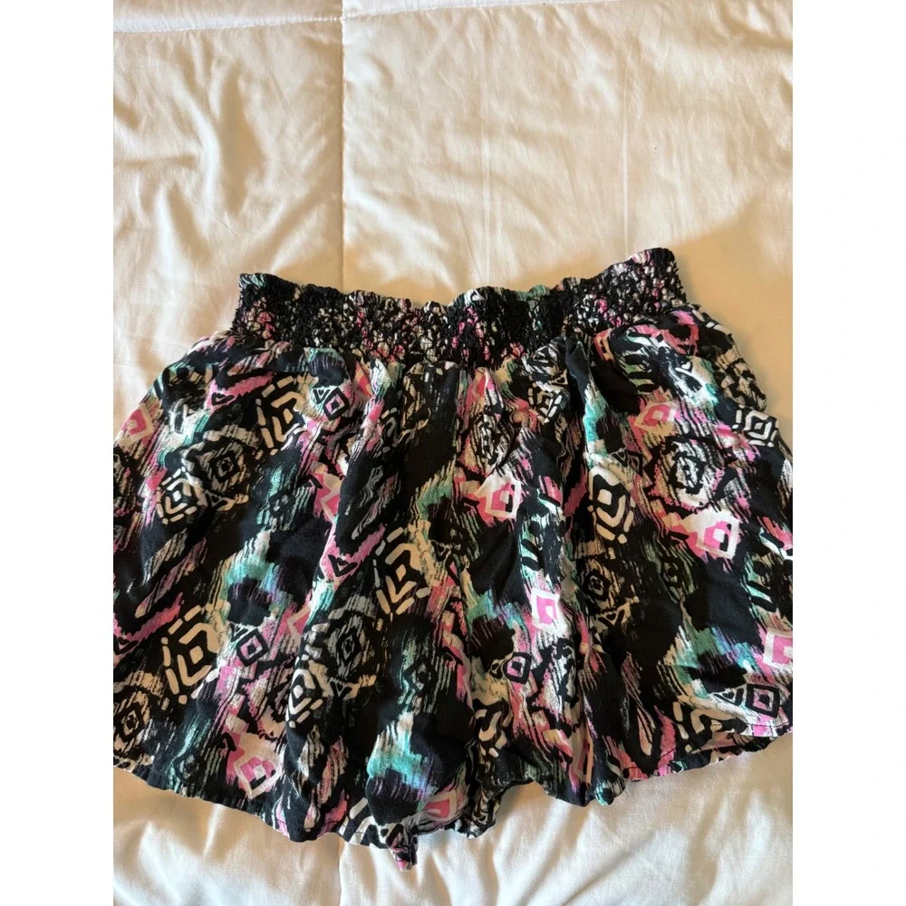 Justice Girls Tribal Geometric Print Smocked Waist Rayon Shorts Black Pink 12